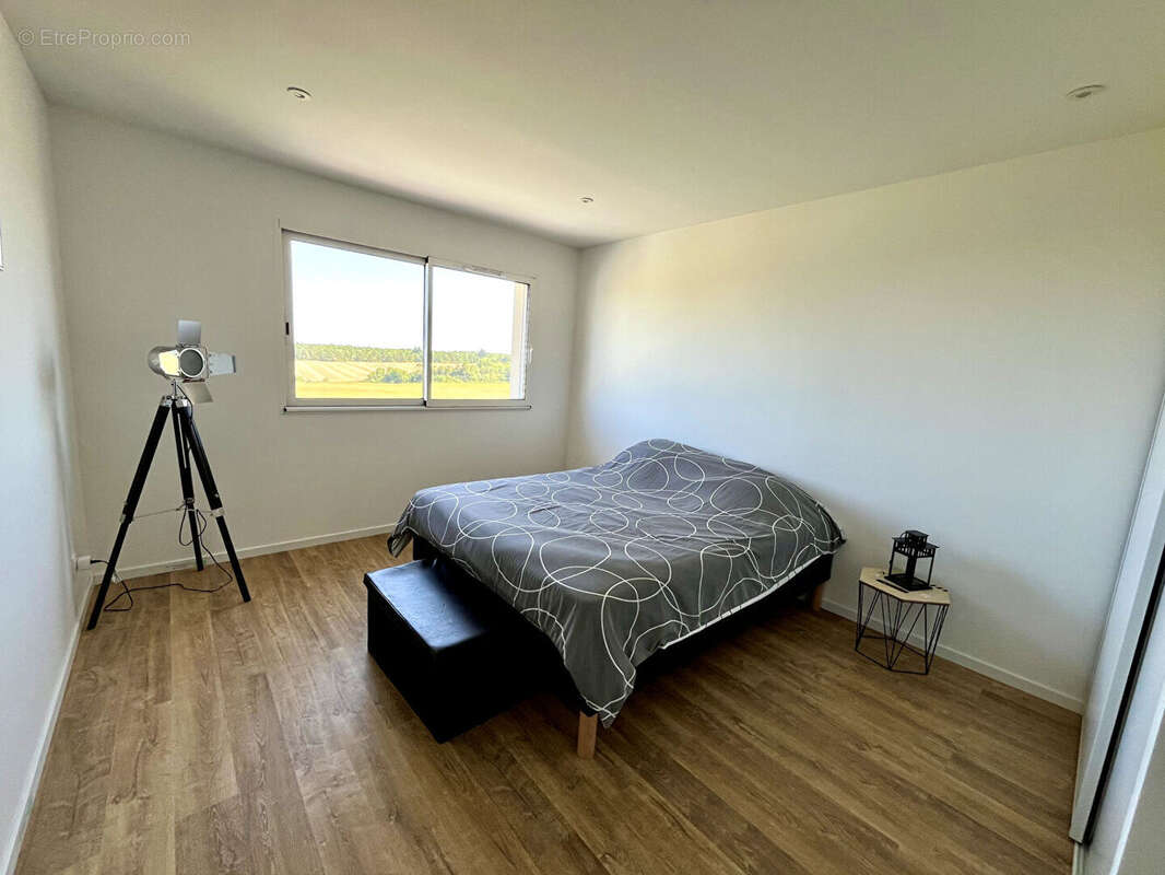 Maison à CORCELLES-LES-MONTS