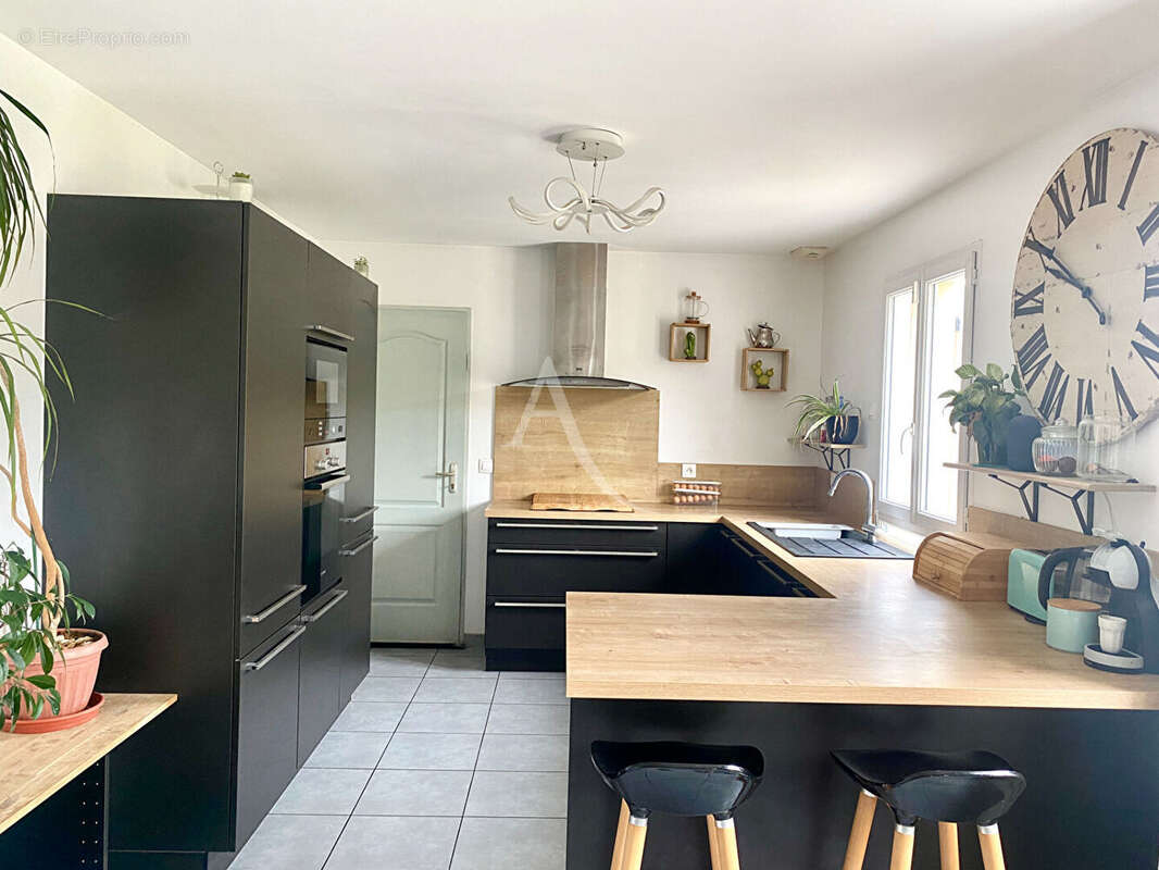 Maison à CHAUCONIN-NEUFMONTIERS