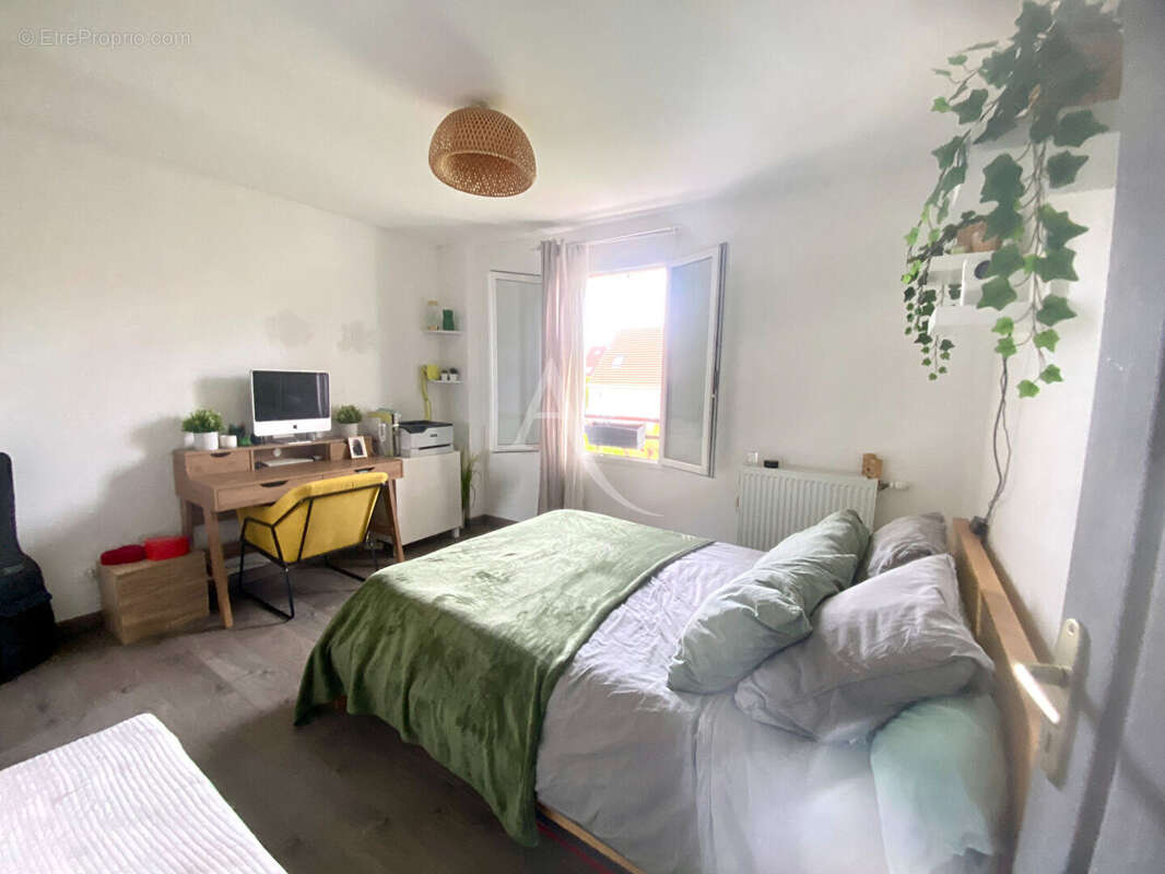 Maison à CHAUCONIN-NEUFMONTIERS