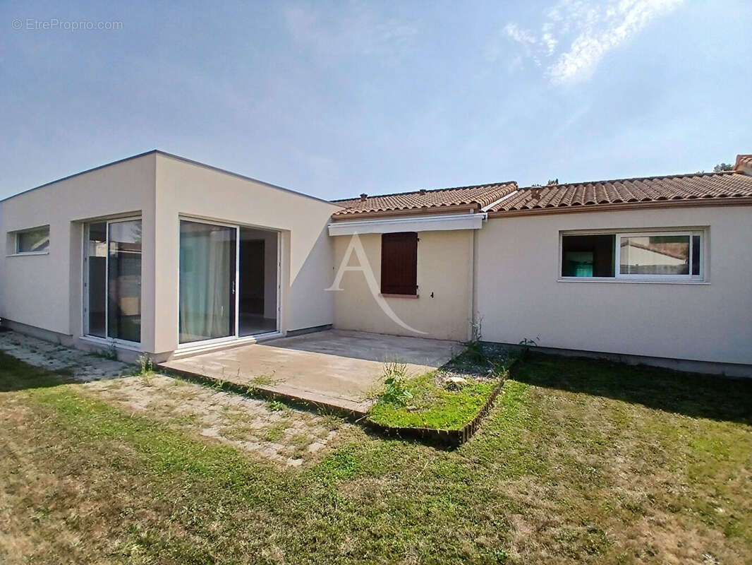 Maison à SAINT-PHILBERT-DE-GRAND-LIEU