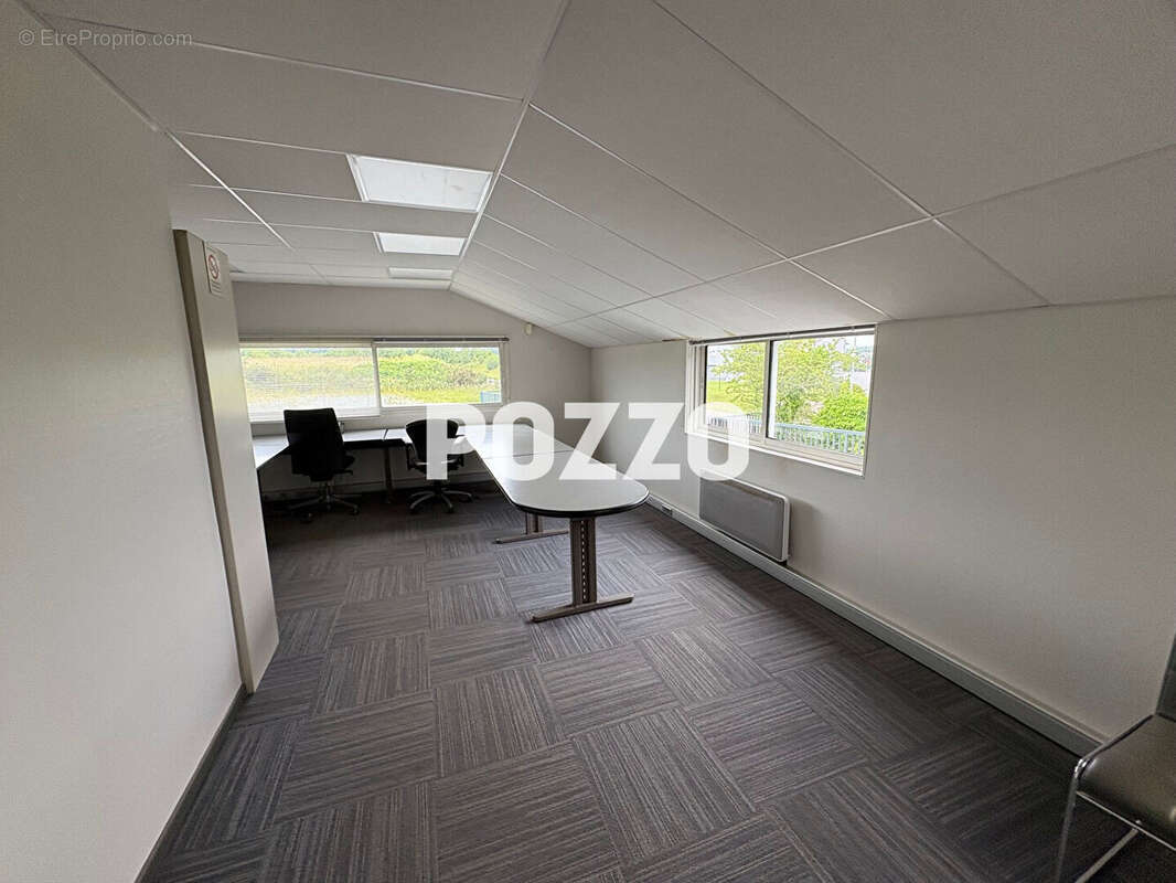 Commerce à SAINT-PIERRE-DE-COUTANCES