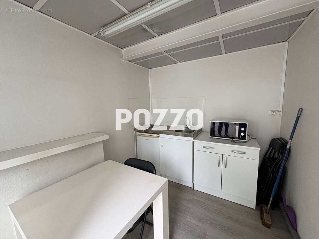 Commerce à SAINT-PIERRE-DE-COUTANCES