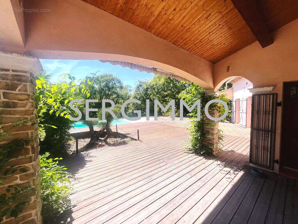 Maison à MONTAUROUX