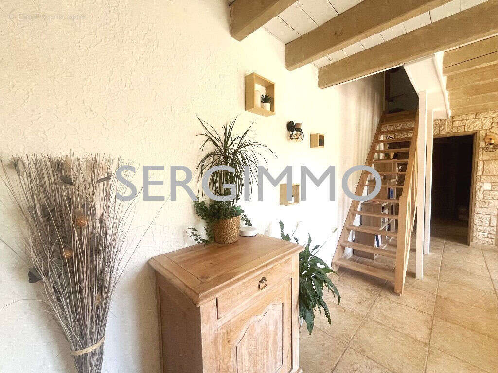 Maison à MONTAUROUX