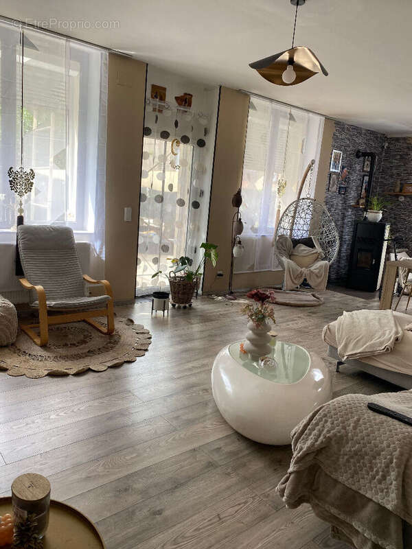 Maison à AUDUN-LE-ROMAN