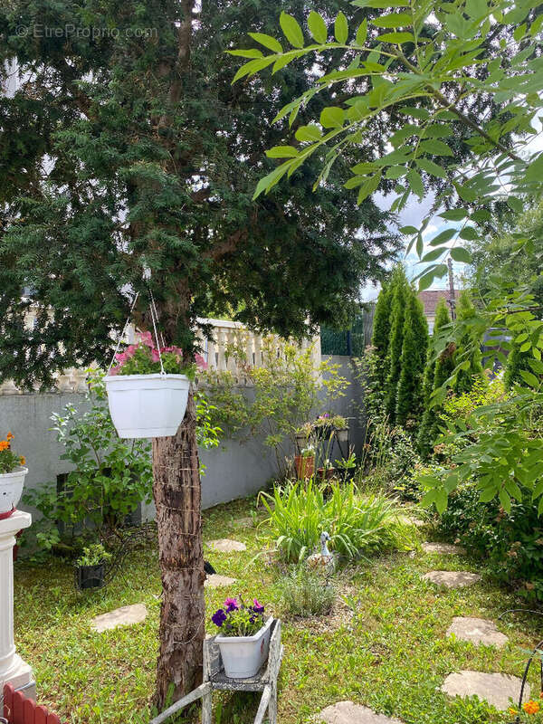 Maison à AUDUN-LE-ROMAN