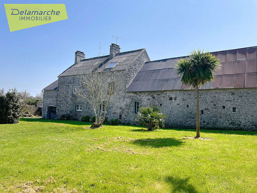 Maison à REGNEVILLE-SUR-MER