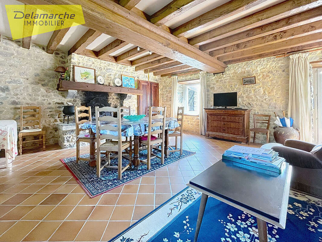 Maison à REGNEVILLE-SUR-MER