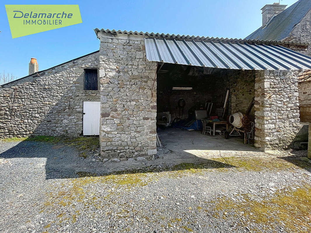 Maison à REGNEVILLE-SUR-MER