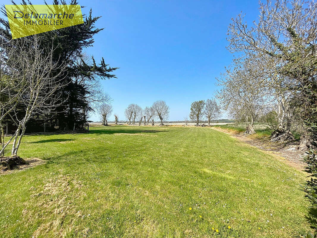 Maison à REGNEVILLE-SUR-MER