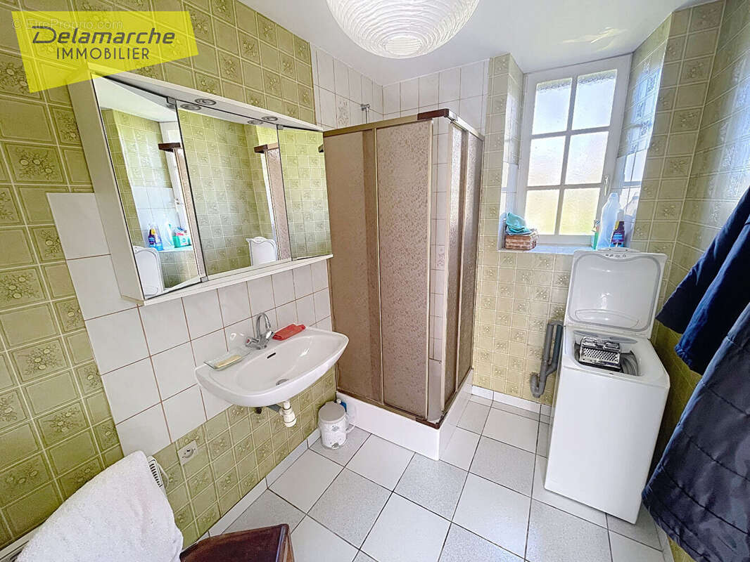 Maison à REGNEVILLE-SUR-MER