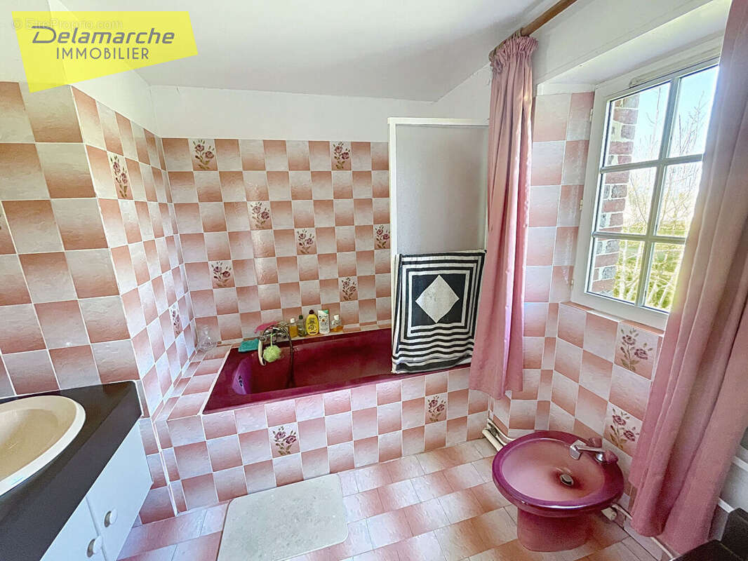 Maison à REGNEVILLE-SUR-MER