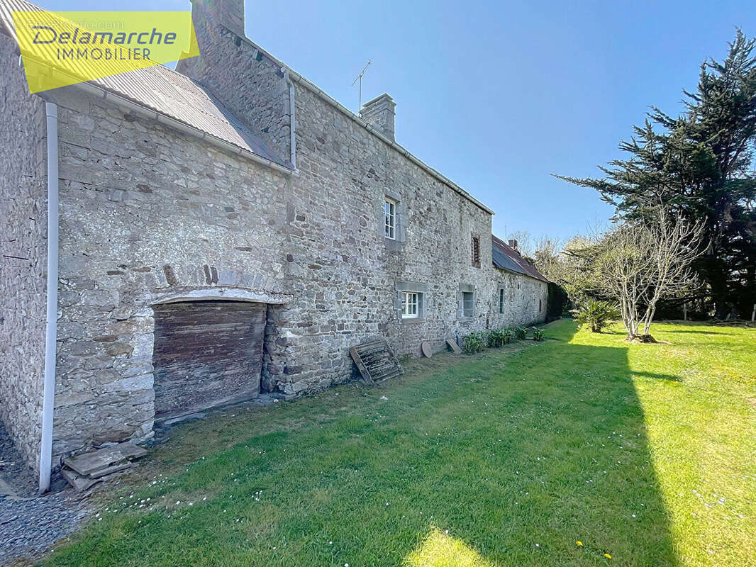 Maison à REGNEVILLE-SUR-MER