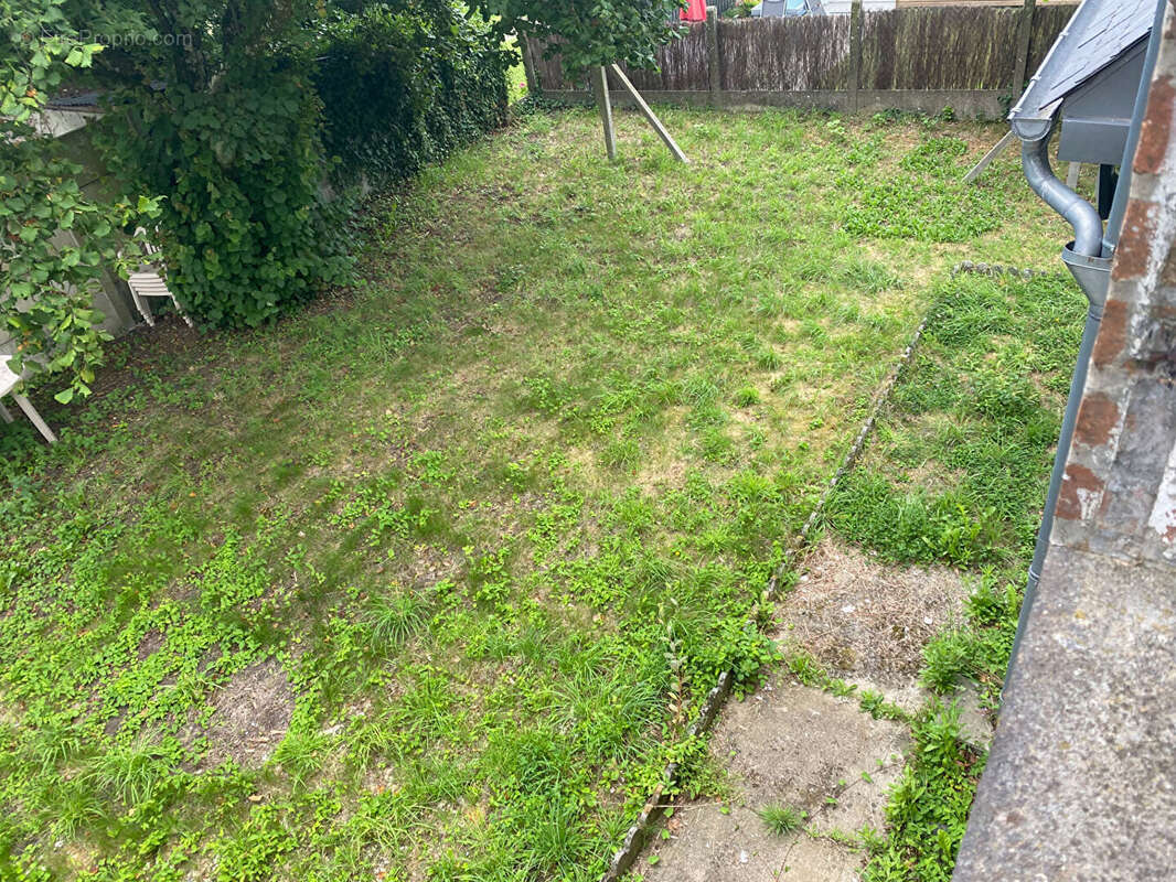 Maison à SAINT-DENIS-DE-GASTINES