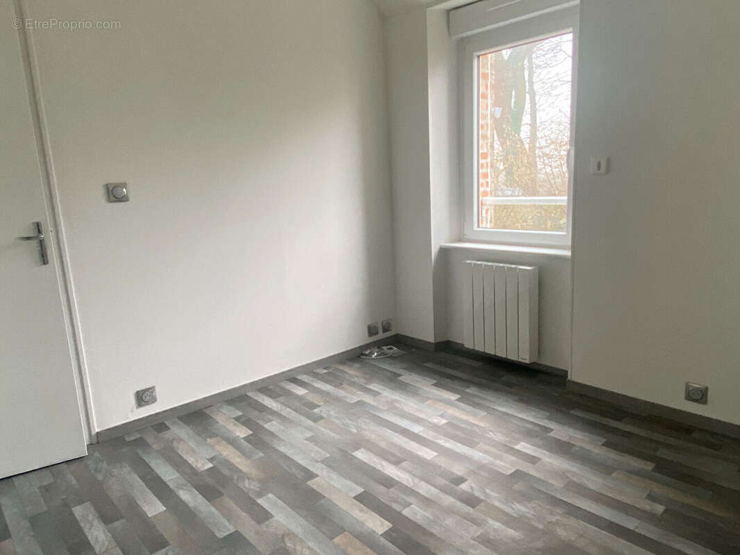 Maison à SAINT-DENIS-DE-GASTINES