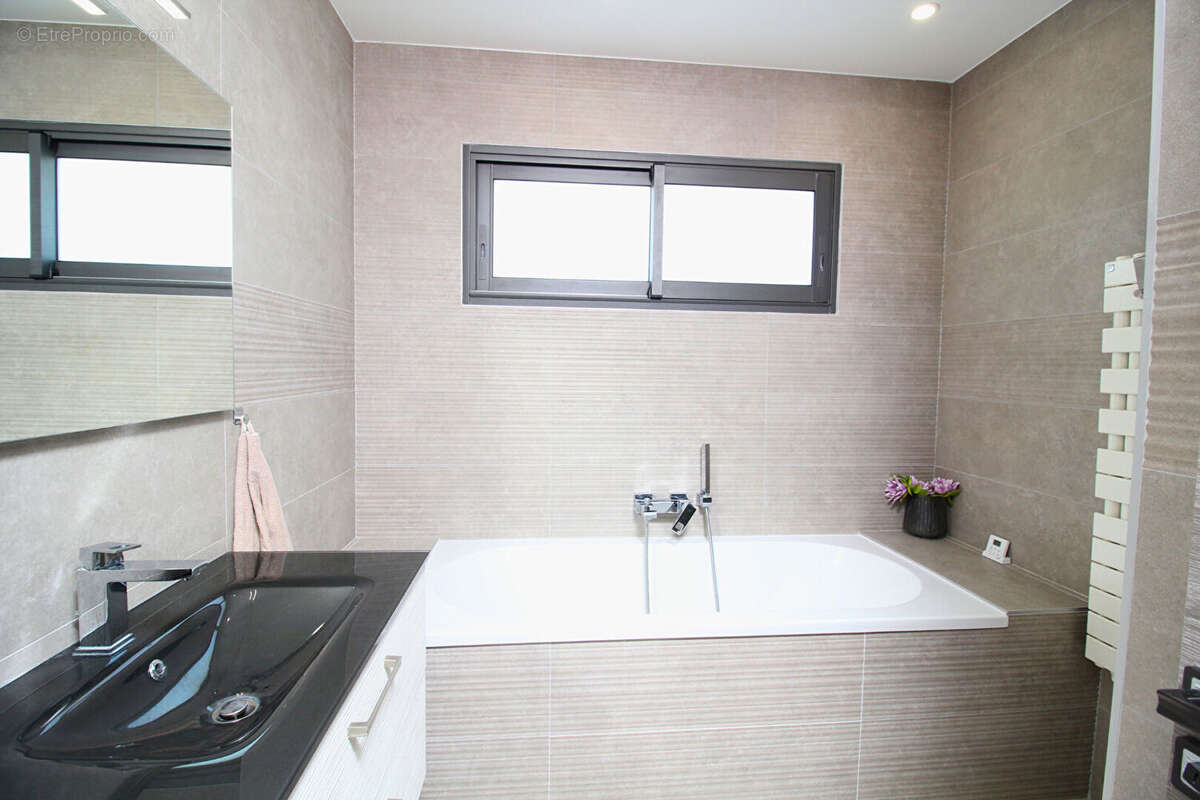 Maison à SAINT-LAURENT-D&#039;AIGOUZE