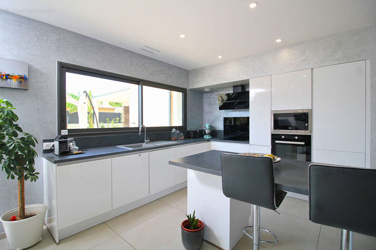 Maison à SAINT-LAURENT-D&#039;AIGOUZE