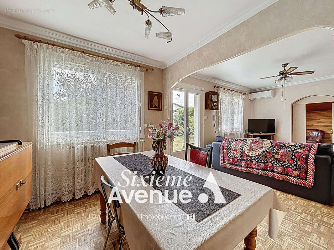 Maison à DECINES-CHARPIEU