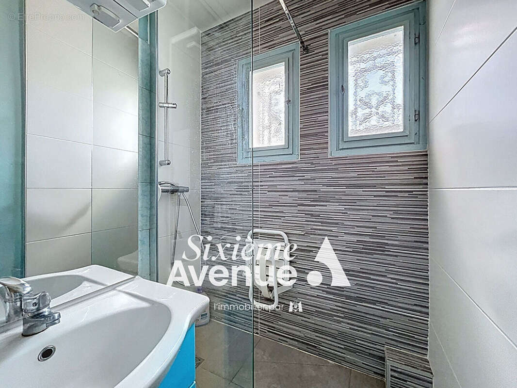 Maison à DECINES-CHARPIEU