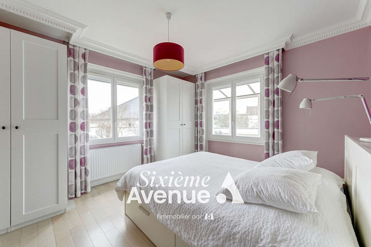 Maison à DECINES-CHARPIEU