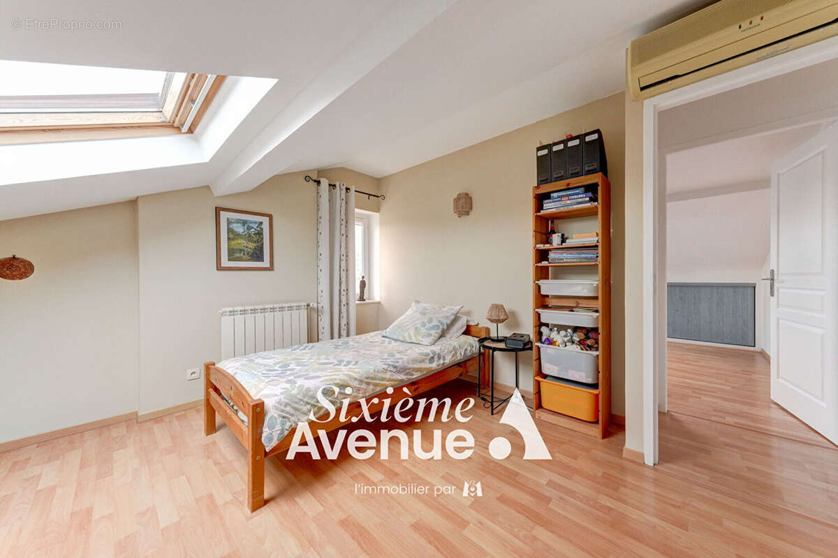 Maison à DECINES-CHARPIEU