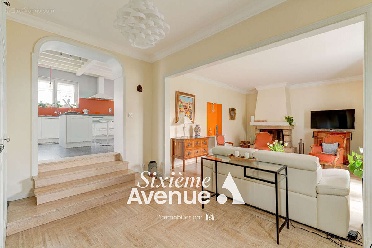 Maison à DECINES-CHARPIEU