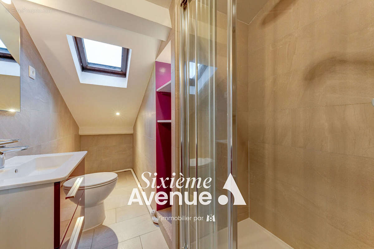 Maison à DECINES-CHARPIEU