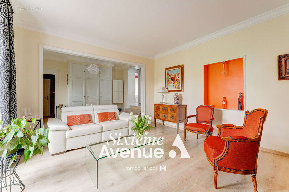 Maison à DECINES-CHARPIEU