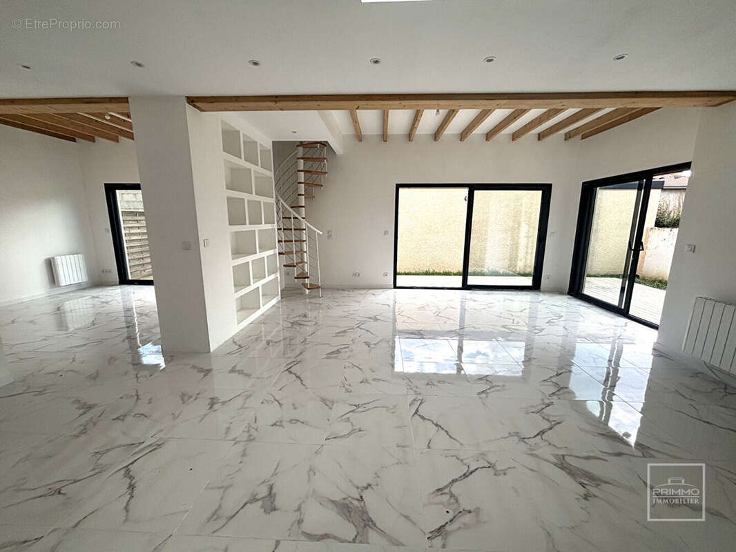 Maison à LES CHERES