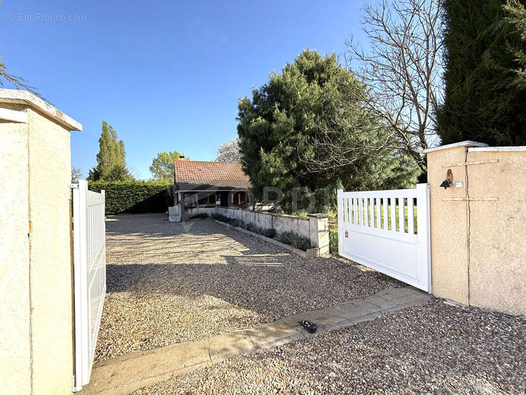 Maison à POUILLY-SUR-LOIRE