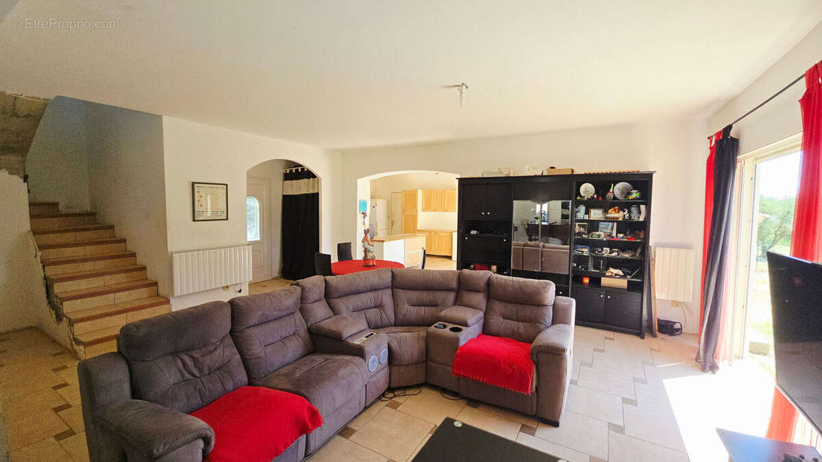 Maison à SAINT-LAURENT-DES-ARBRES