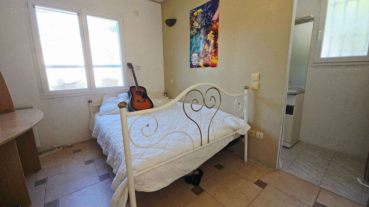 Maison à SAINT-LAURENT-DES-ARBRES