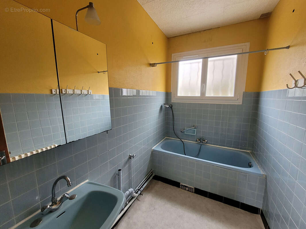 Maison à FLEURY-LES-AUBRAIS