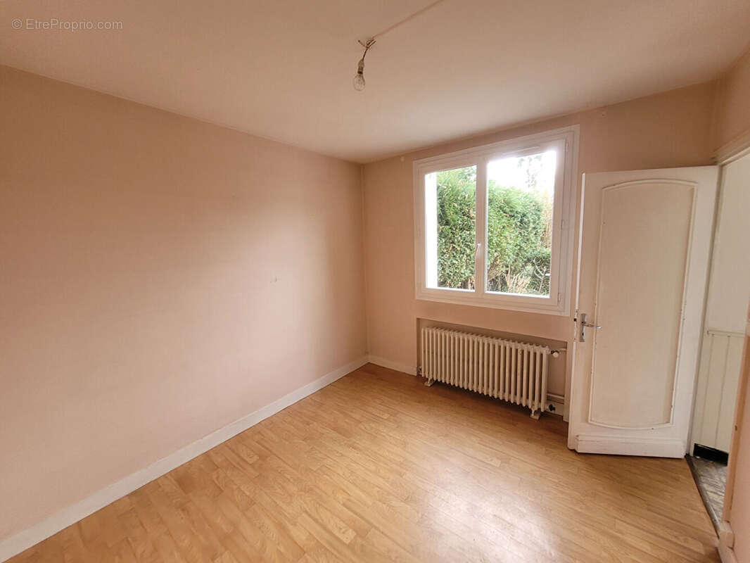 Maison à FLEURY-LES-AUBRAIS