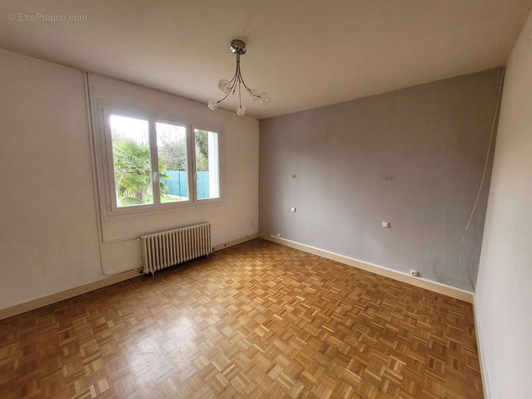 Maison à FLEURY-LES-AUBRAIS