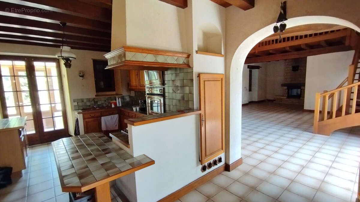 Maison à YZEURES-SUR-CREUSE