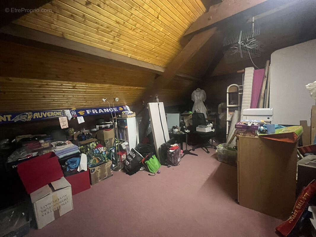 Maison à PERIGNAT-SUR-ALLIER