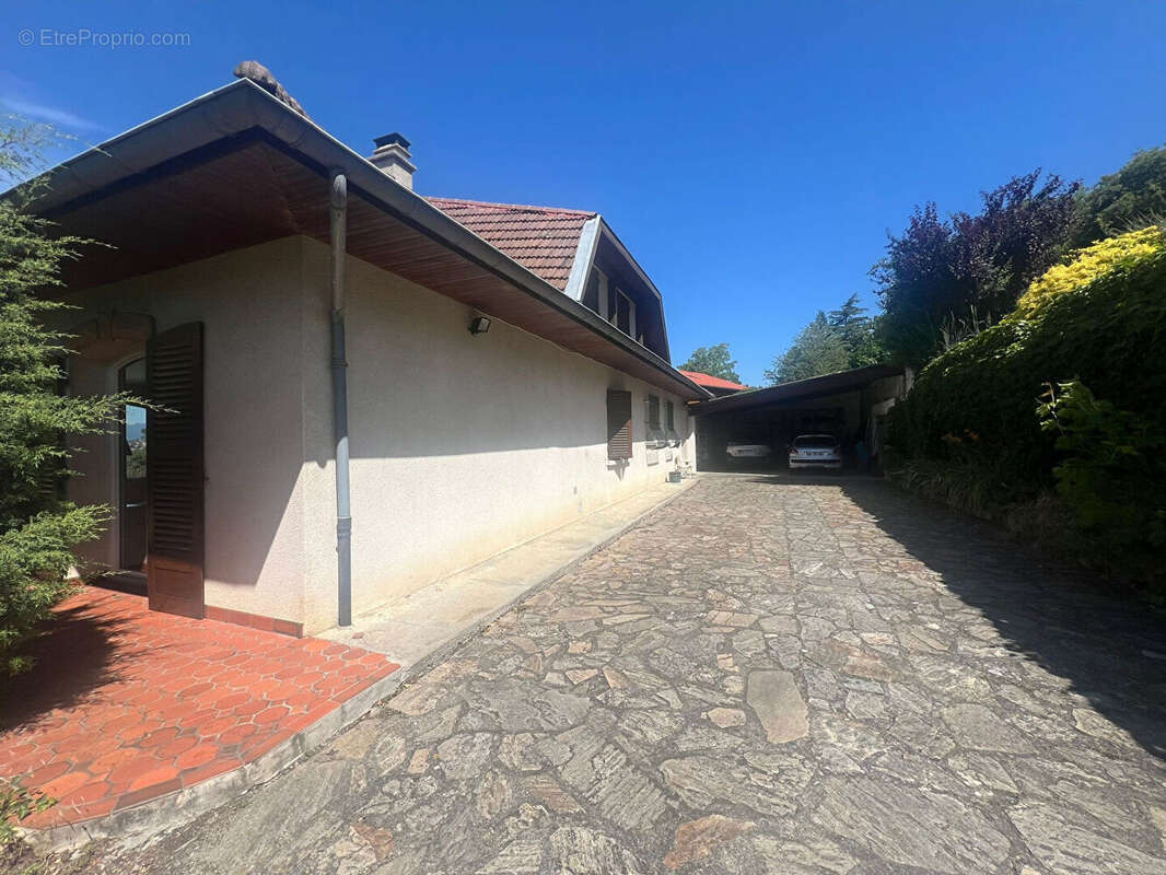 Maison à PERIGNAT-SUR-ALLIER