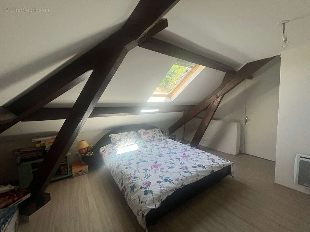 Maison à PERIGNAT-SUR-ALLIER