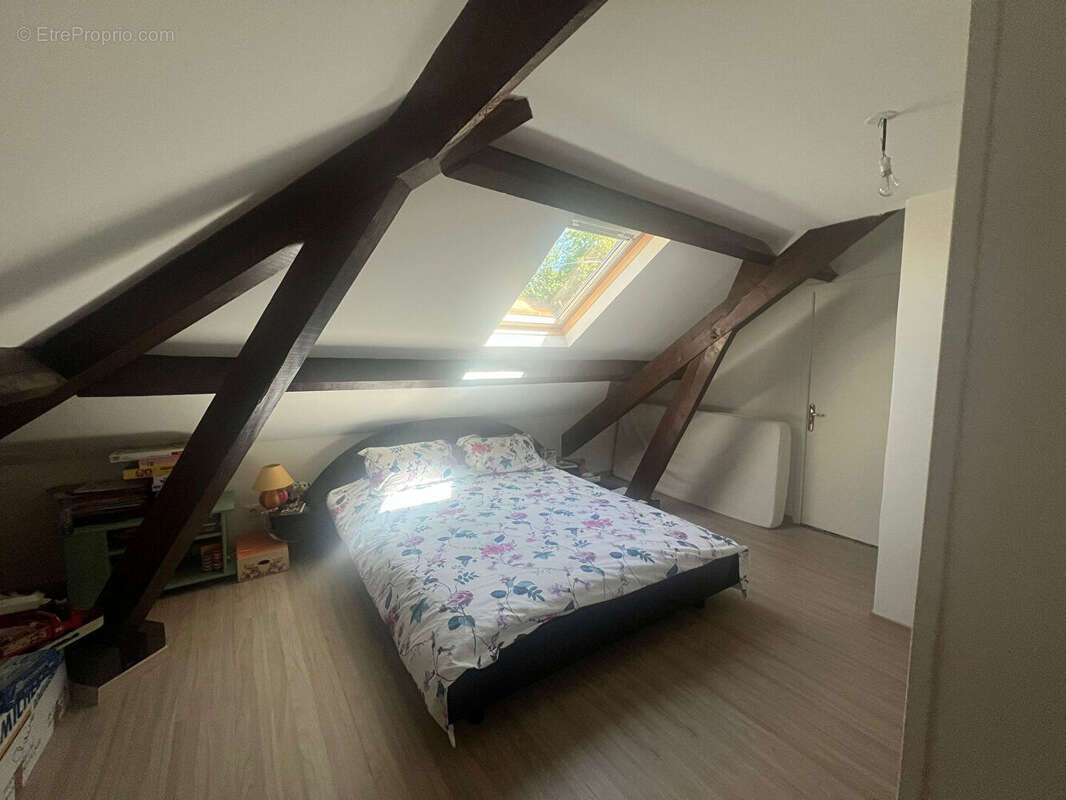 Maison à PERIGNAT-SUR-ALLIER