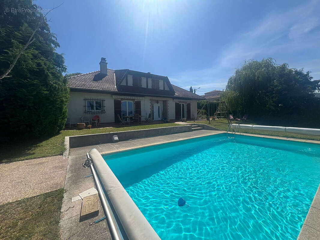 Maison à PERIGNAT-SUR-ALLIER