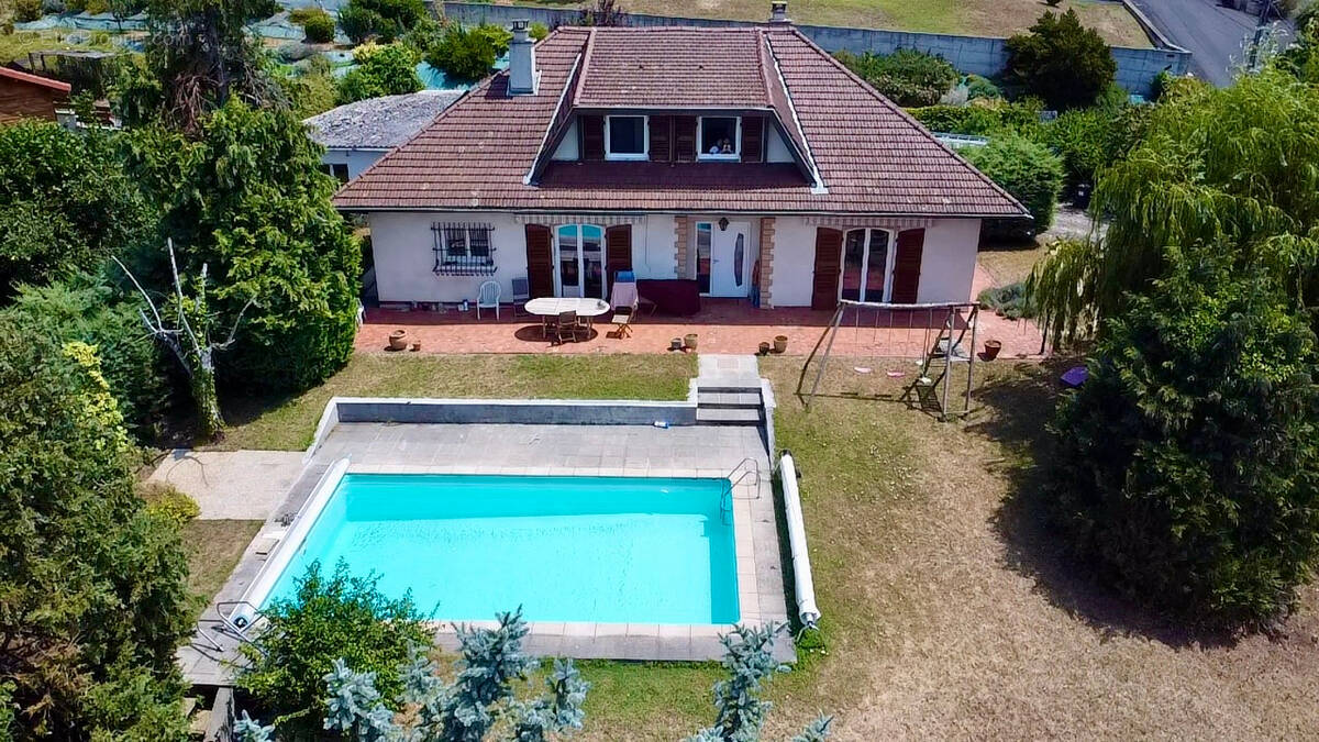 Maison à PERIGNAT-SUR-ALLIER