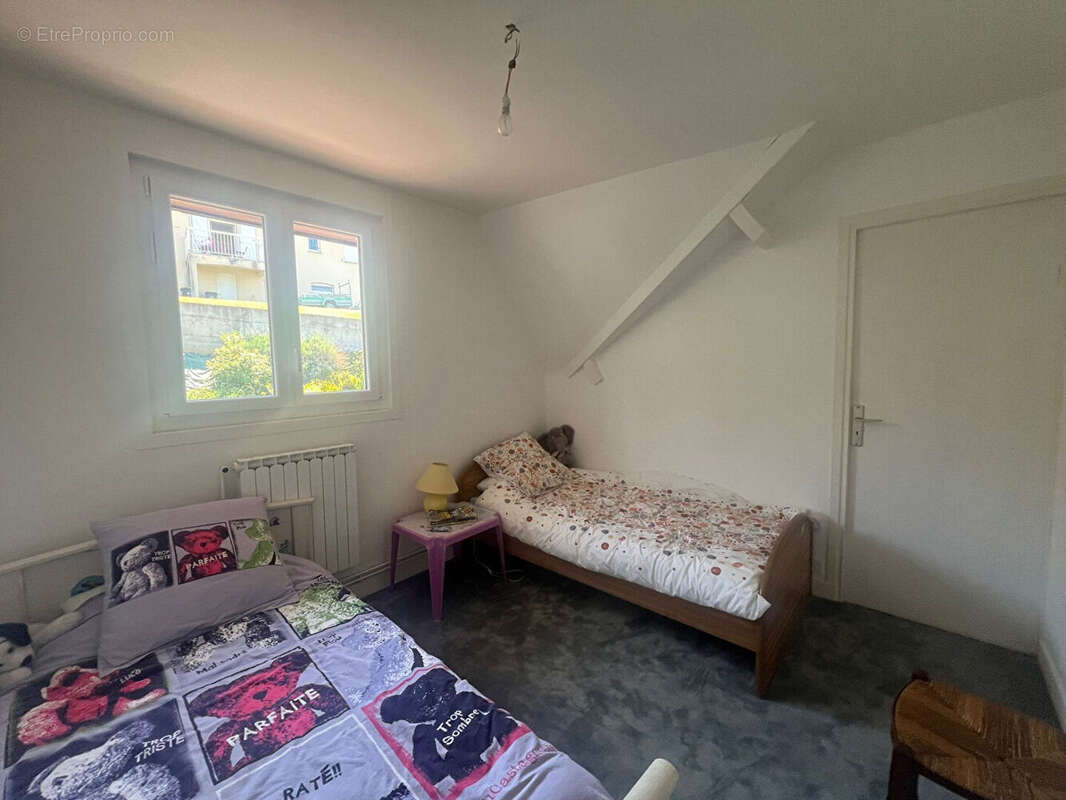 Maison à PERIGNAT-SUR-ALLIER