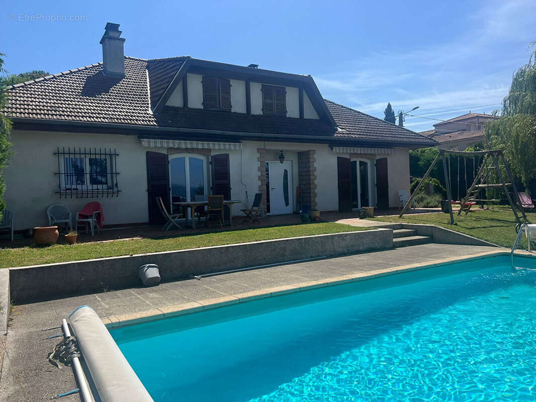 Maison à PERIGNAT-SUR-ALLIER