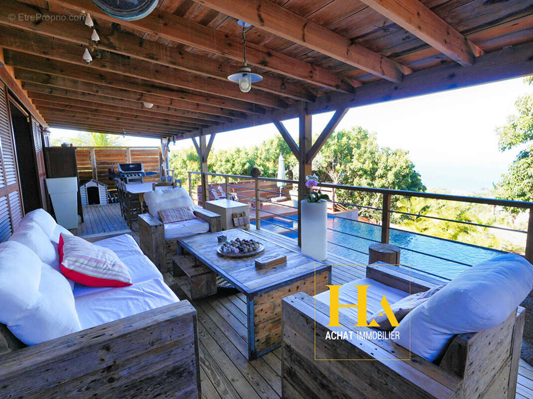 Maison à LES AVIRONS