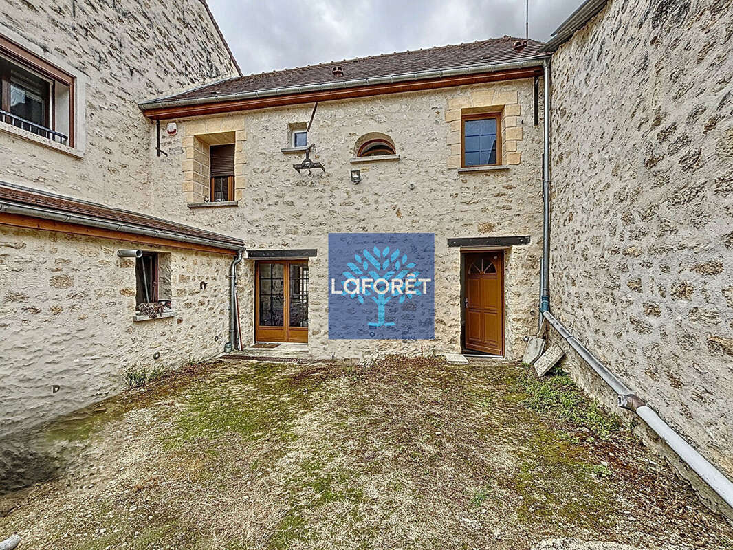 Maison à SERAINCOURT