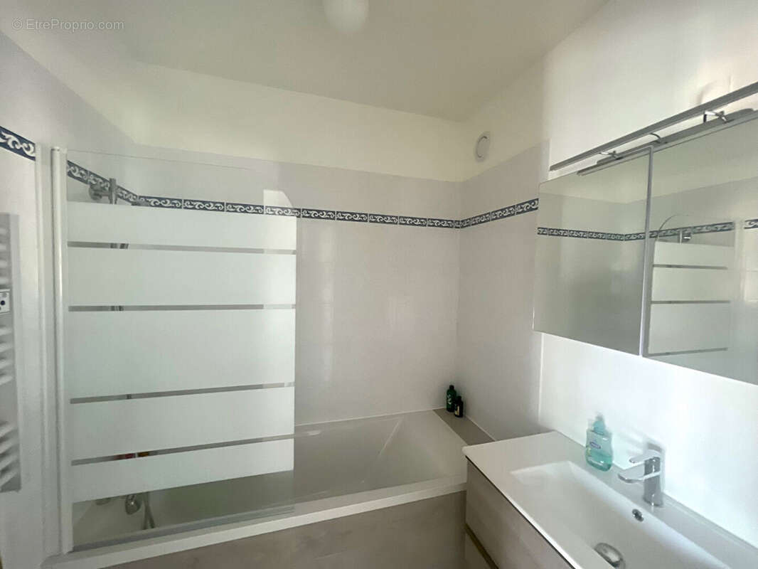 Appartement à SARTROUVILLE