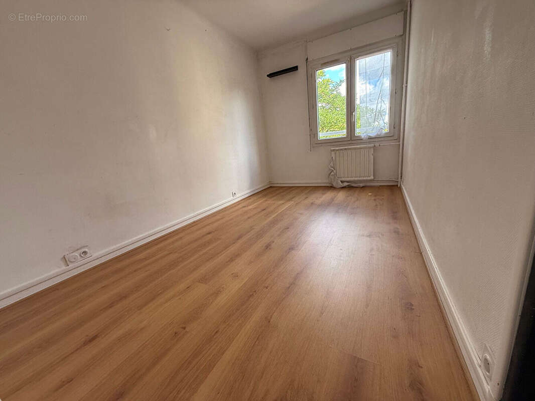 Appartement à SARTROUVILLE