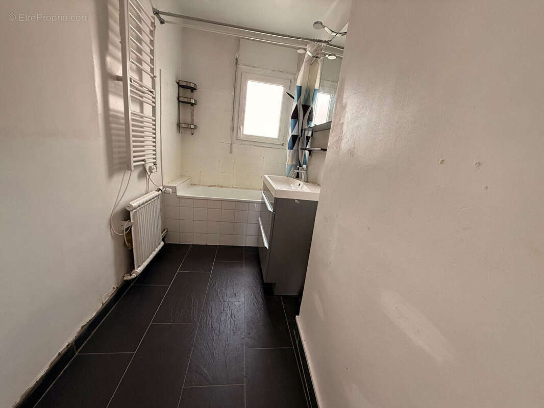 Appartement à SARTROUVILLE