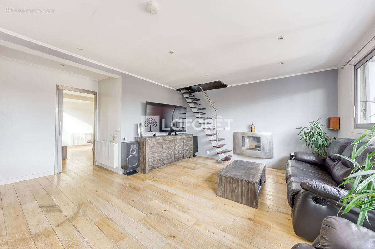 Appartement à OZOIR-LA-FERRIERE